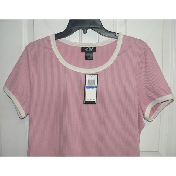 Just Polly Women's Plus Size Trendy Asymmetrical Tee in Light Pink/White 2X $24 - Picture 3 of 4